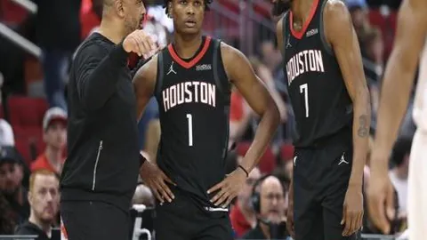 激战一触即发！揭秘掘金与湖人巅峰对决的精彩瞬间！