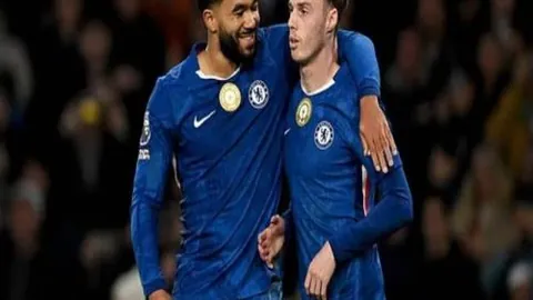 “开门迎宾”彰显文化旅游服务新形象